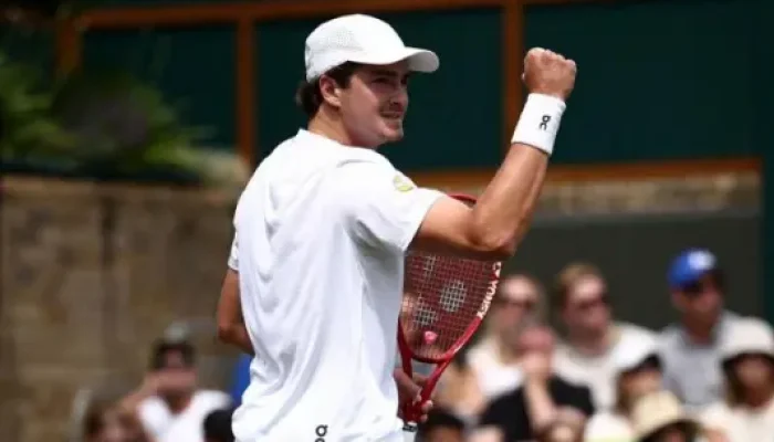 João Fonseca estreia com vitória convincente e avança à segunda rodada de Wimbledon